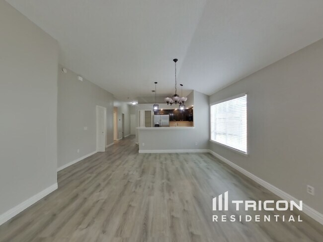 Foto del edificio - 7727 Mystic Point Ct W