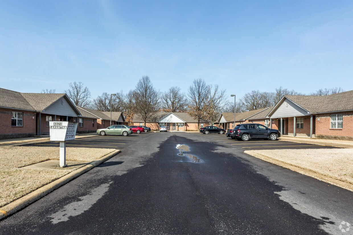 Building Photo - Samantha Place Apartments