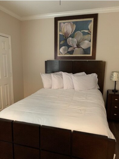 Foto del edificio - Fully Furnished Condo - 2721 Linmar Ave