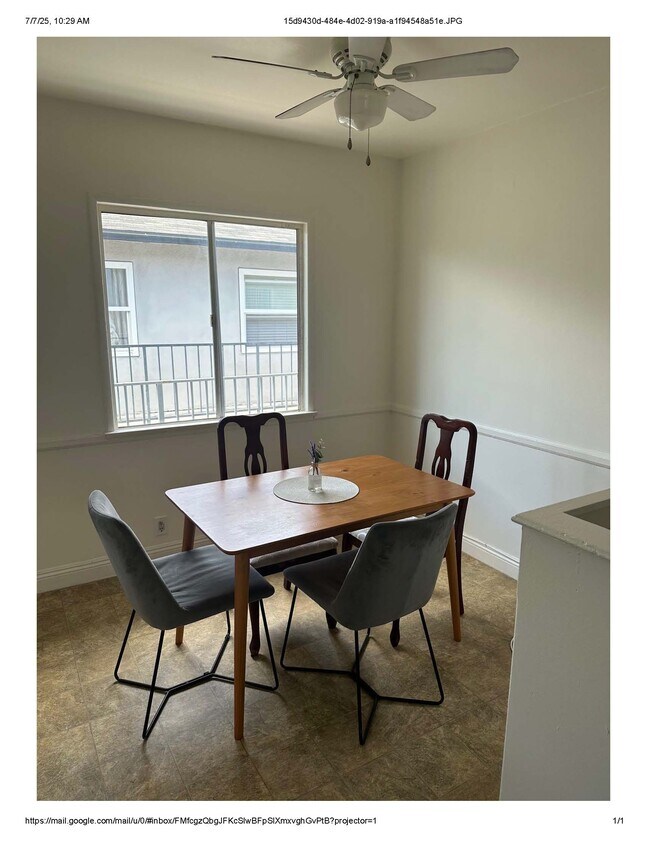 eat in kitchen - 12233 Vanowen St