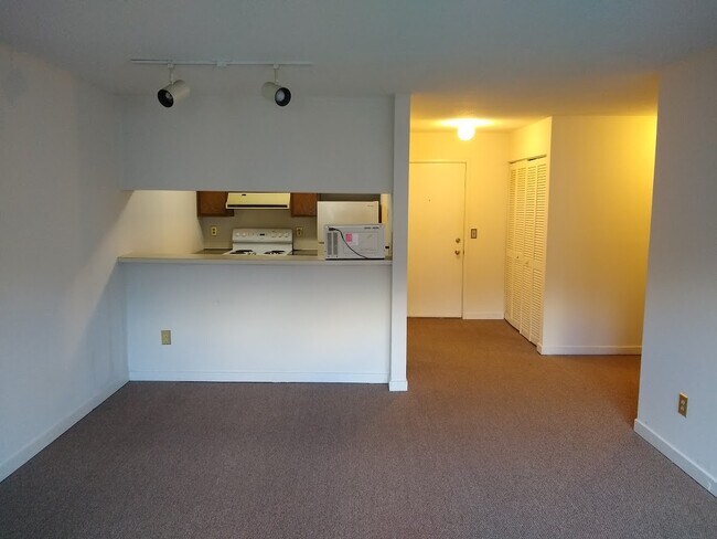 Dining Area - 163 South St