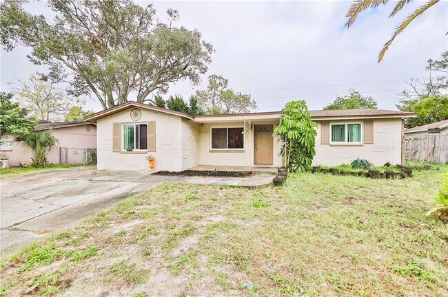 Building Photo - 7641 Fox Hollow Dr
