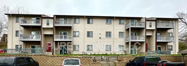 Building Photo - 301 Ebaugh St