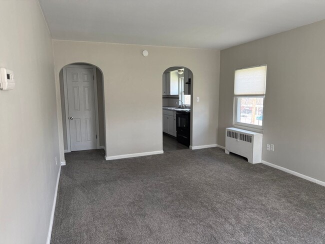 Foto del edificio - 325 E Englewood Ave