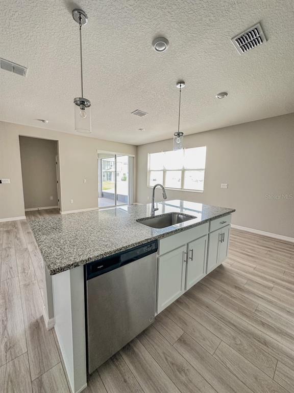 Foto del edificio - 9409 Baraboo Way