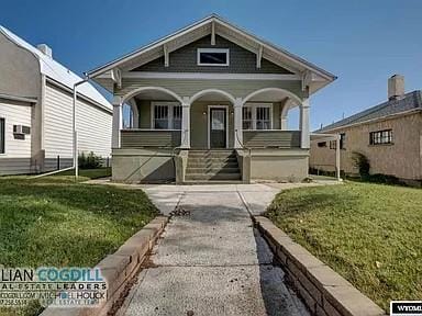 Building Photo - 1112 E 2nd St