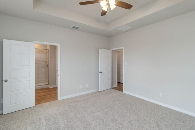 Foto del edificio - Stunning 3x2 Luxury Duplex in Buda, TX!