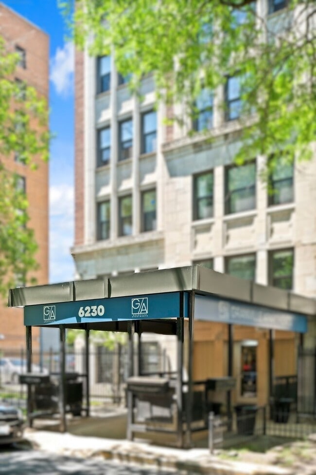 Building Photo - 6230 N Kenmore Ave