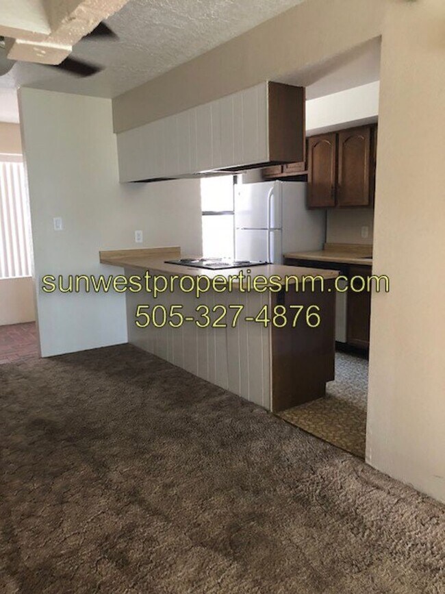 Building Photo - 2 Bedroom, 1.5 Bathroom with Garage