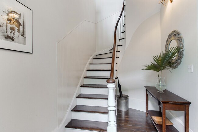 Foto del edificio - 921 Elysian Fields Ave