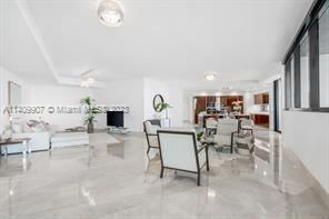 Foto del edificio - 4 br, 4.5 bath Condo - 18555 Collins Ave A...