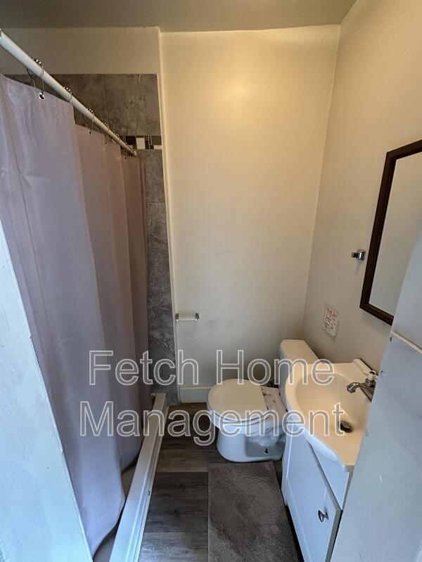 Foto del edificio - 911 E King St