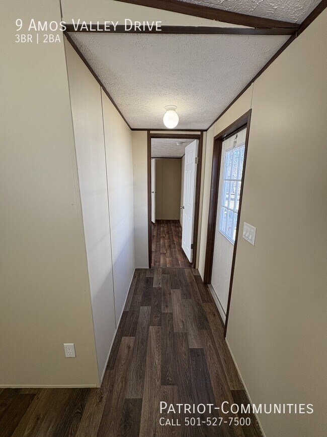 Foto del edificio - 9 Amos Valley Dr