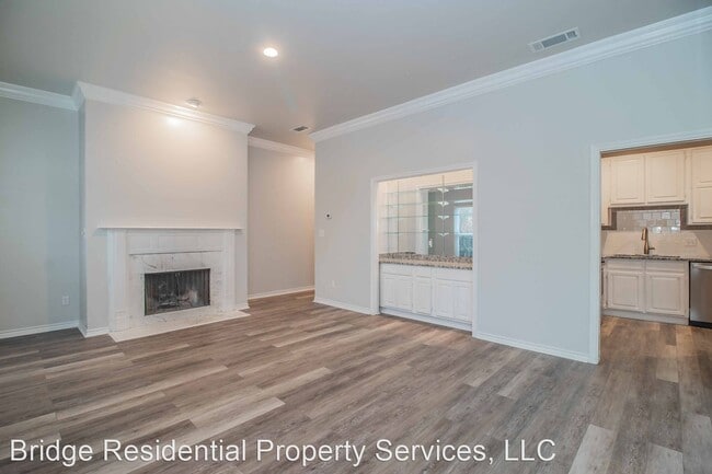 Building Photo - 1 br, 1 bath House - 5015 Birchman Ave.