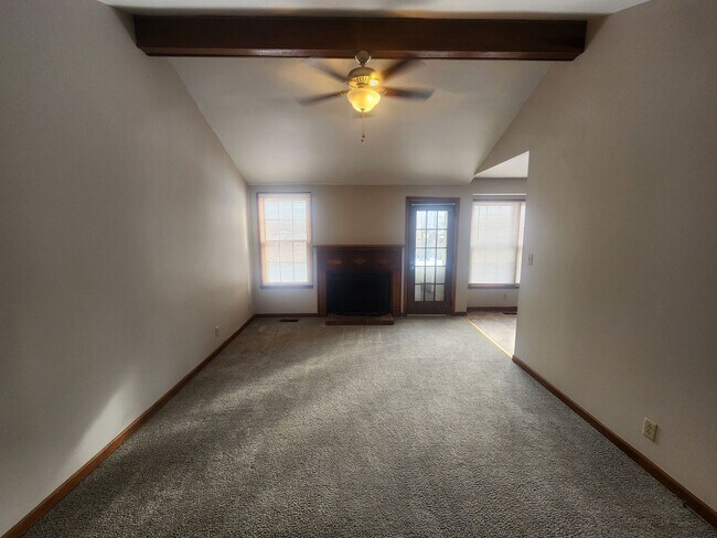 Foto del edificio - SPACIOUS RANCH!!! Close to Post