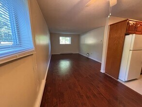 Building Photo - 25 Ferris St