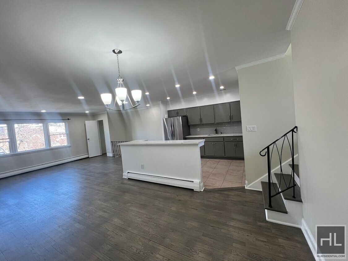 Primary Photo - LUXURIOUS 2 BEDROOM IN BROOKLYN