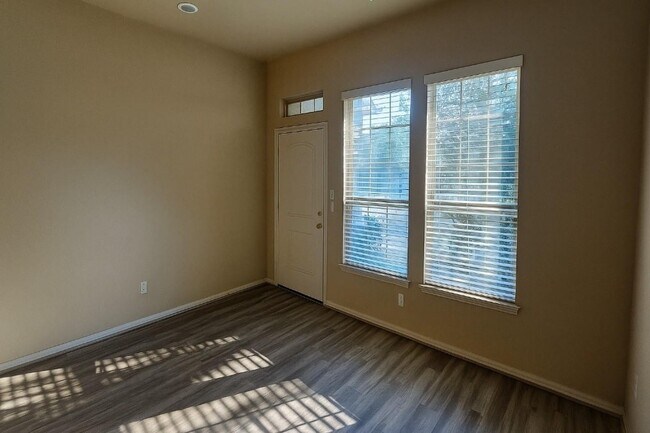 Building Photo - 15602 Egret Field Ln