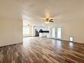 Building Photo - 4010 W Cholla St