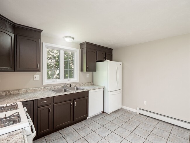Building Photo - 90 Loxwood St