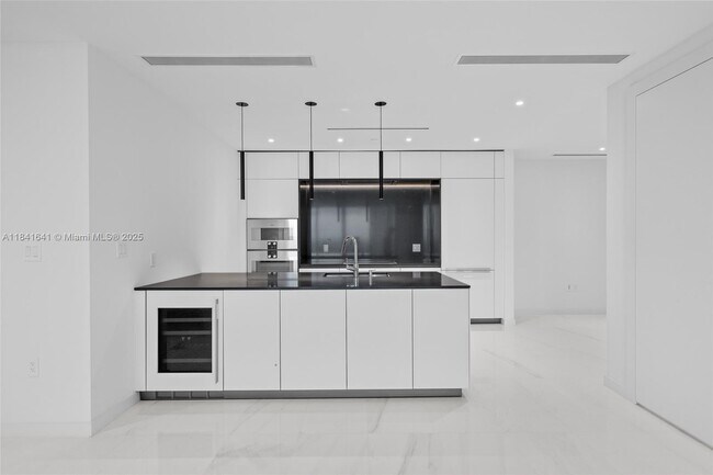 Foto del edificio - 300 Biscayne Blvd Way