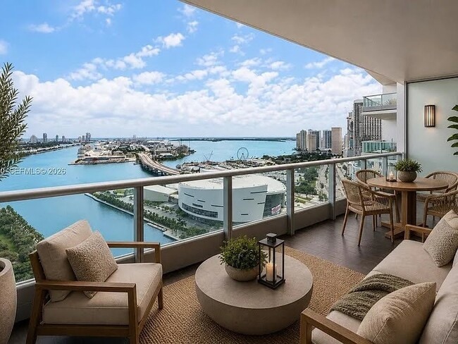 Building Photo - 900 Biscayne Blvd
