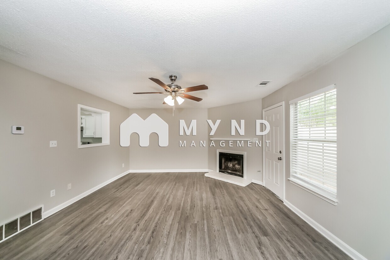 Foto principal - 530 Creekwood Cir S