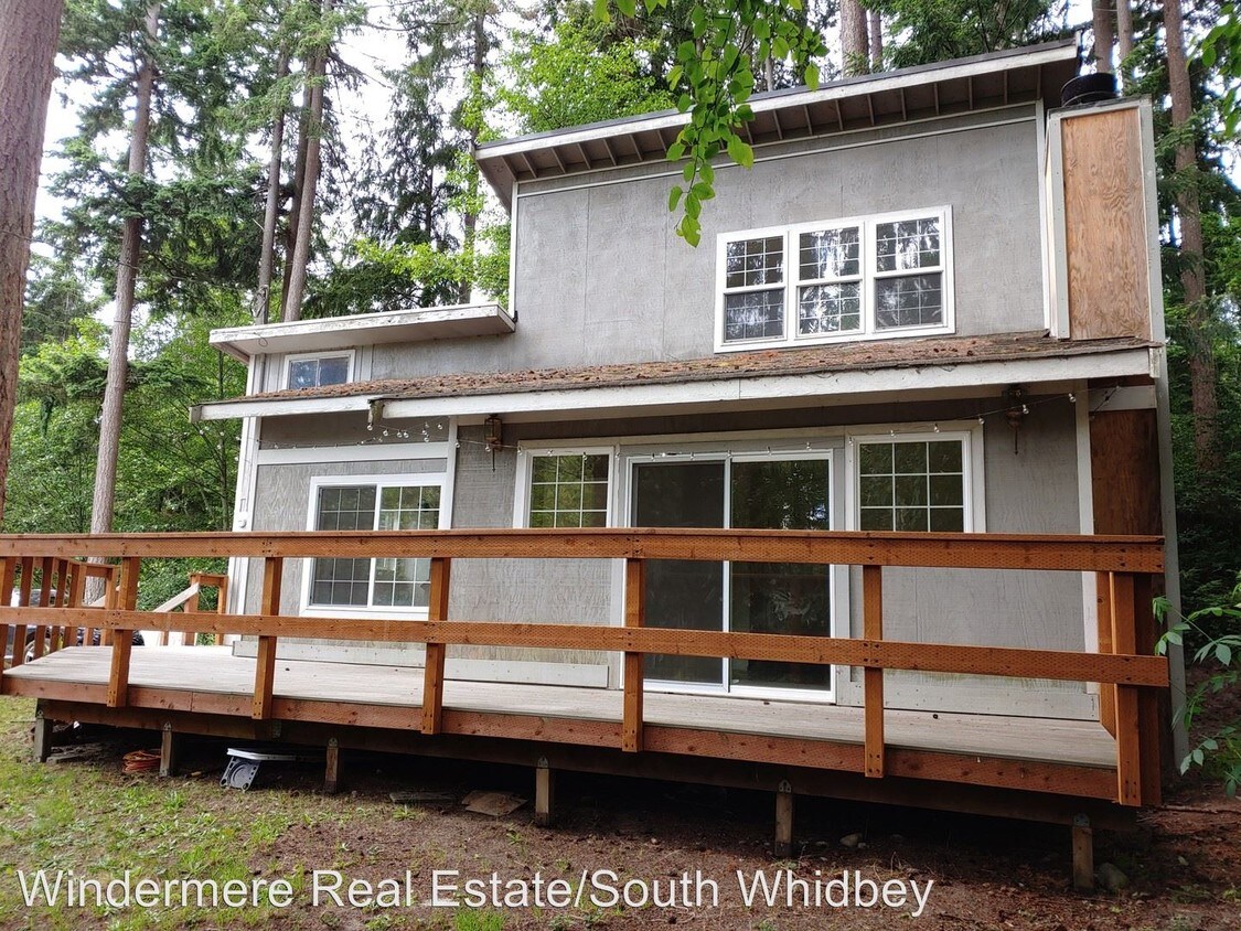 Primary Photo - 4799 Lakeside Dr