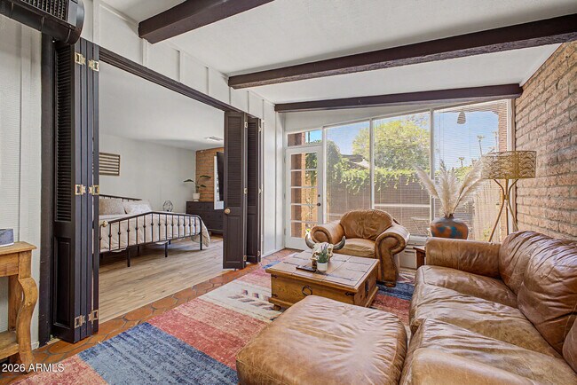 Building Photo - 3046 N 32nd St