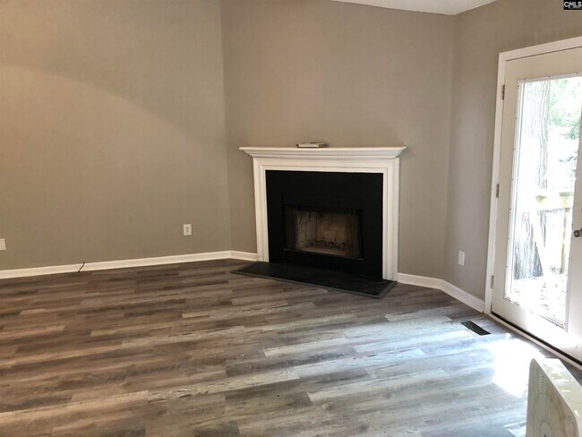 Building Photo - 11 Gidding Ct