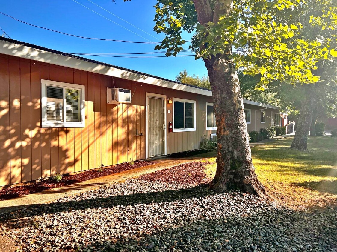 Primary Photo - 4160 Oro Ln