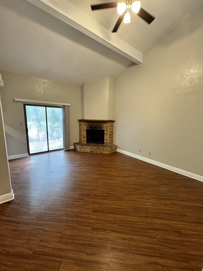 Building Photo - 1219 Stone Greene St