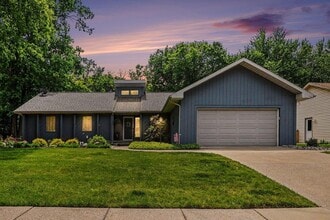 Building Photo - 5649 Woodstock Dr