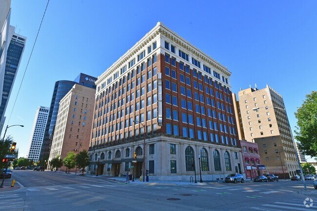 Building Photo - The Beacon Building