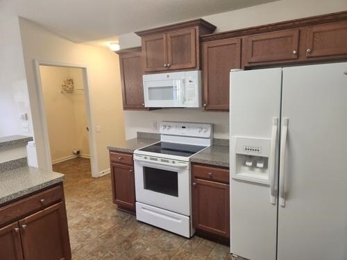 Foto del edificio - 605 McDowell Ln
