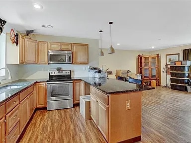 Building Photo - Single Family Home For Rent