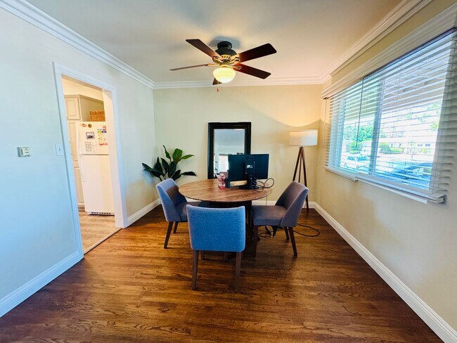 Foto del edificio - 4 Bed / 2 Bath Near SDSU w/ Large Backyard...