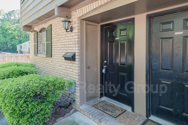 Building Photo - 3300 Warringwood Dr