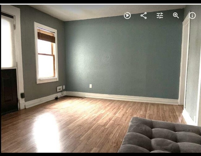 Living Room - 423 Pearl St