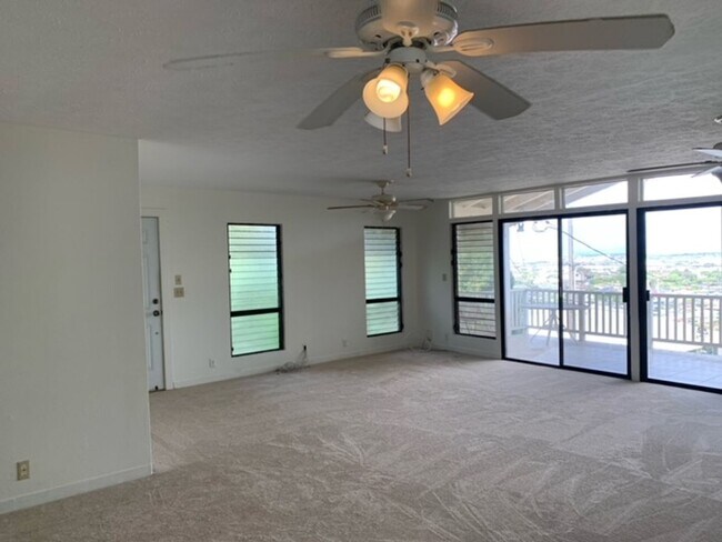 Building Photo - H350ach