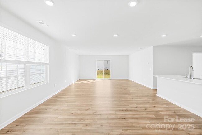 Foto del edificio - 13239 Hampton Bay Ln