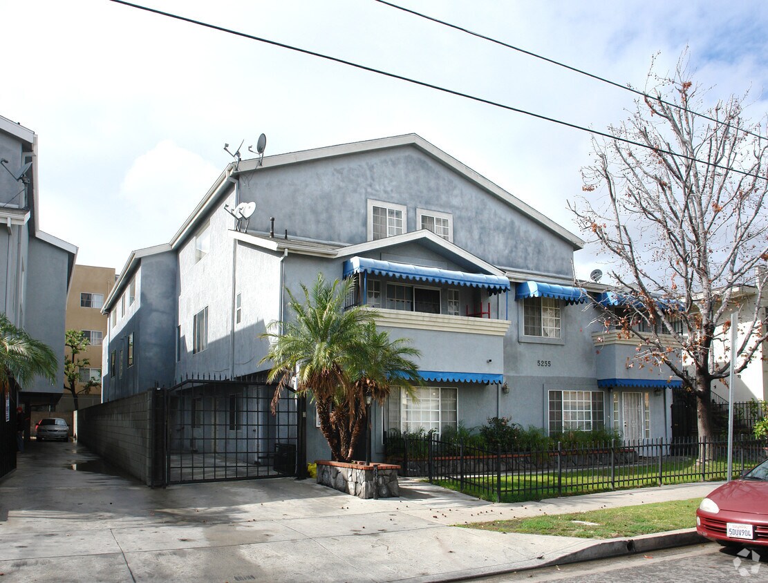 Primary Photo - 5255 Riverton Ave