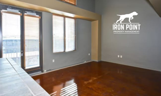 Building Photo - 2399RIVERWALK