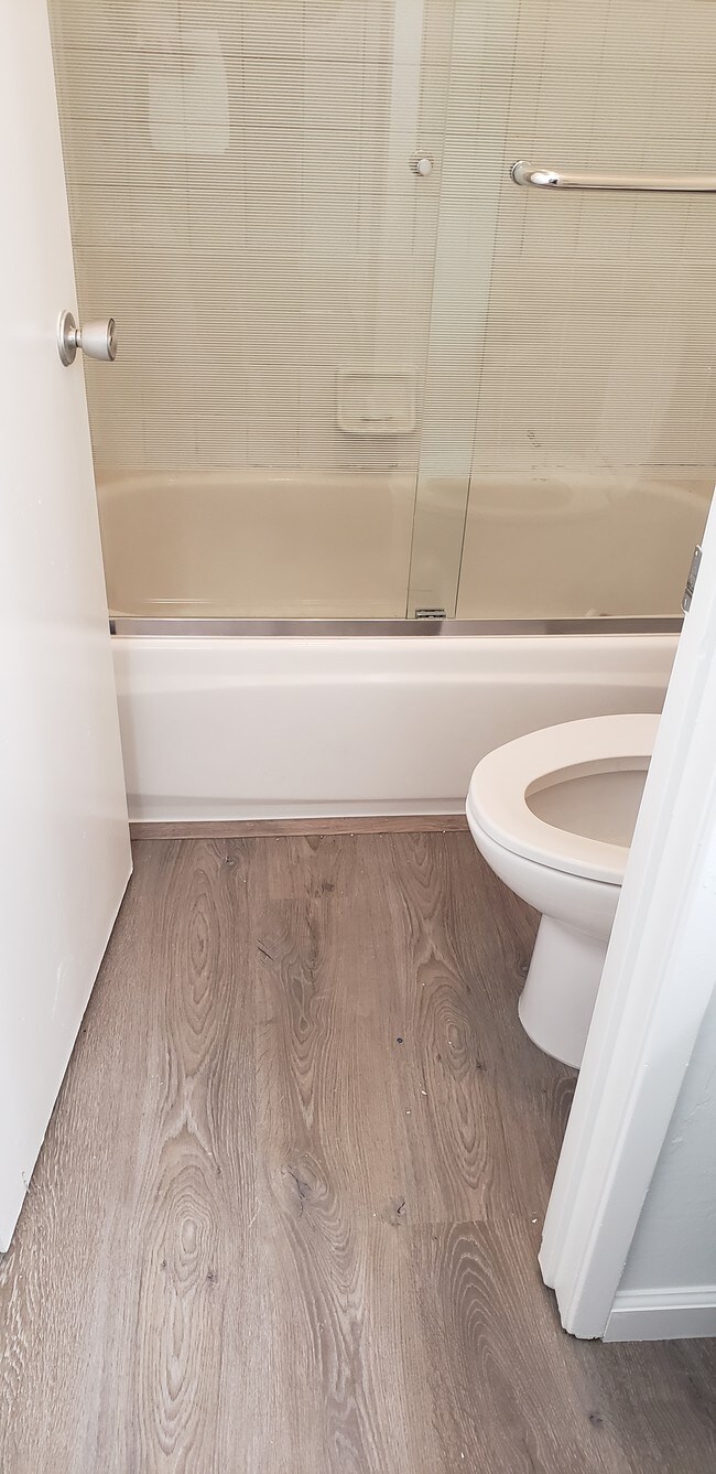 Bathroom 2 - 976 Kiely Blvd