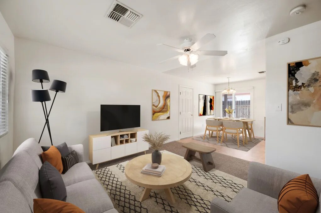 Foto principal - Tyner Ranch Townhomes