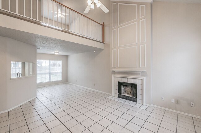 Building Photo - For Lease – Spacious 3-Bedroom Home with P...