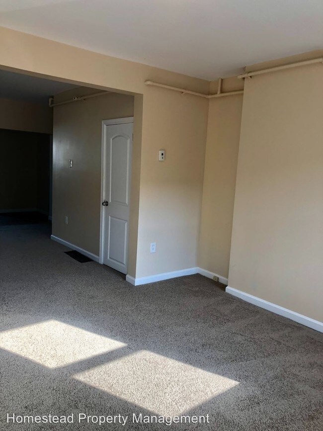 Building Photo - 4 br, 1 bath House - 4 W. 5th Street
