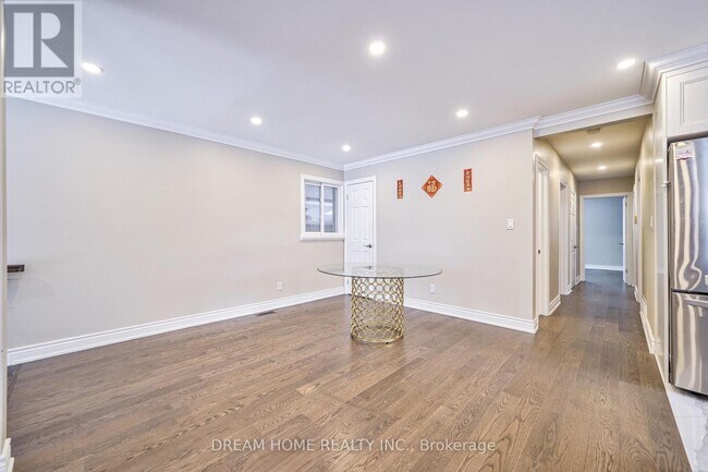 Building Photo - 451 Kenneth Ave