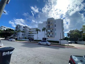 Building Photo - 7921 Byron Ave
