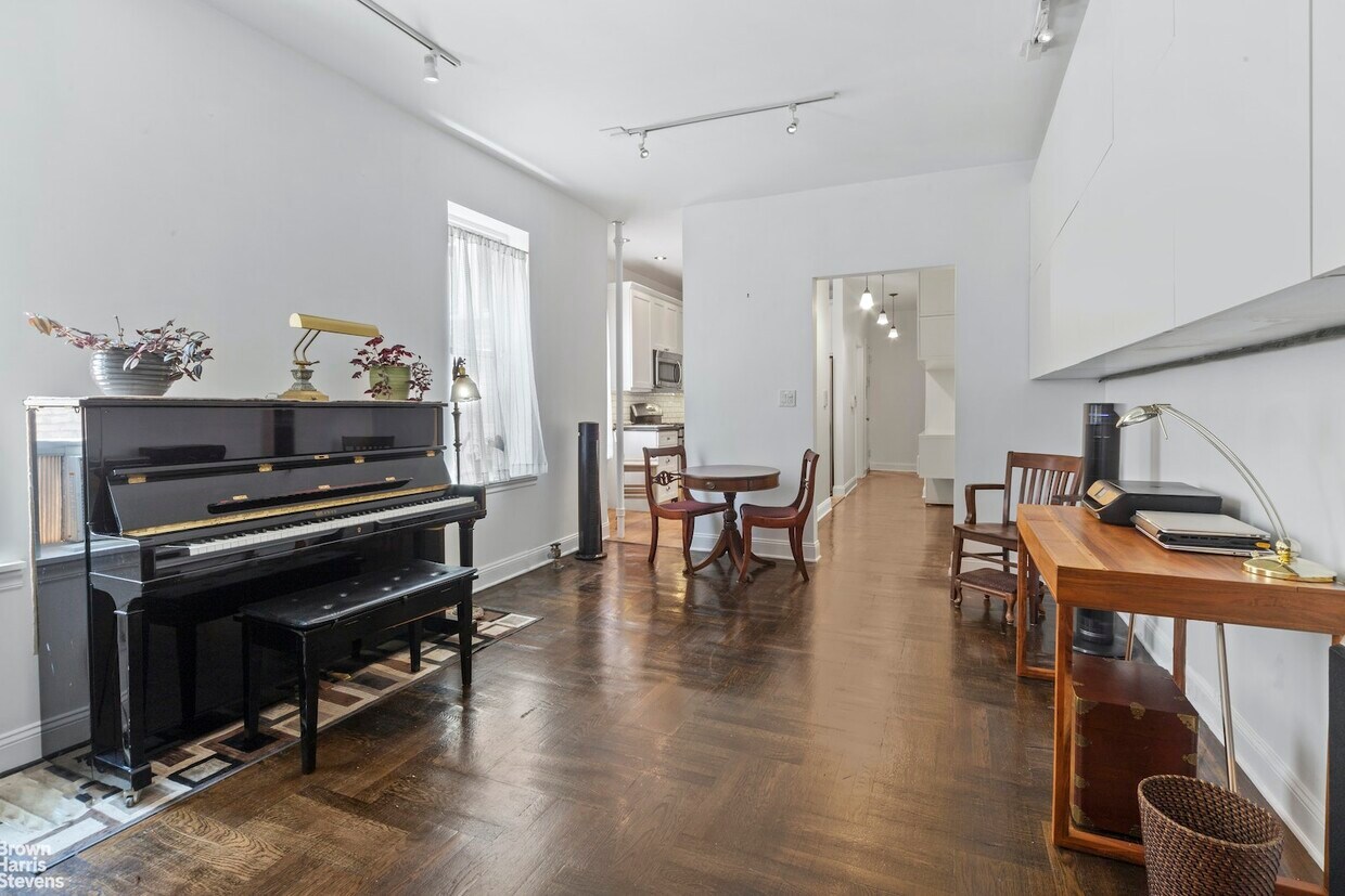 811 Walton Ave Unit E21, The Bronx, NY 10451 Room for Rent in The